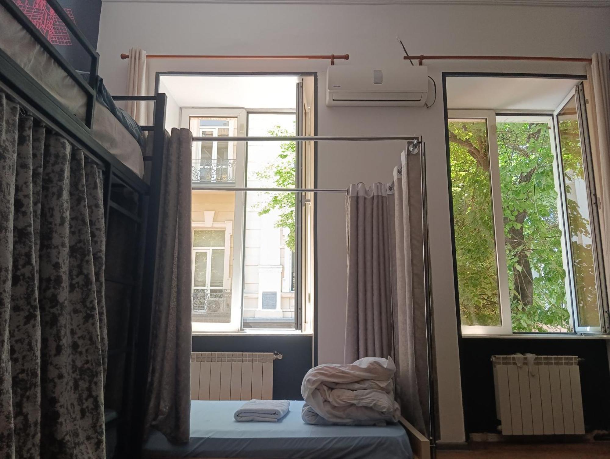 Moosica Hostel ティビリシ エクステリア 写真